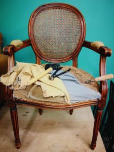 Fauteuil Louis XVI DEGARNISSAGE