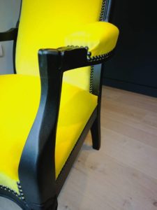 Fauteuil Voltaire Détail clous