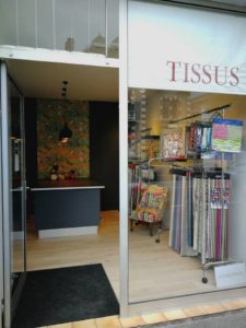 vitrine extérieur tissu après