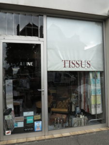 vitrine extérieur tissu avant