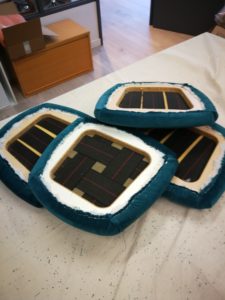 tissu fixé sur galette