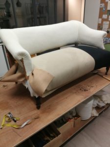 Pose tissu assise
