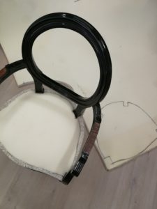 Fauteuil Louis XVI découpe et collage mousse HR