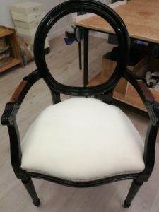 Fauteuil Louis XVI collage mousse HR assise
