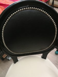 Fauteuil Louis XVI: dossier vue face