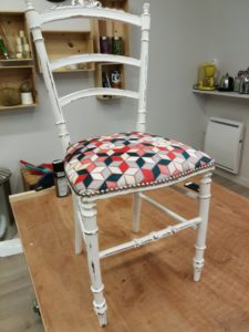 Pose clous alu brossé HOULES chaise