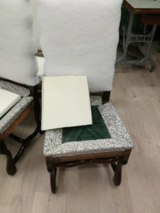 Collage profilés assise chaises Louis XIII