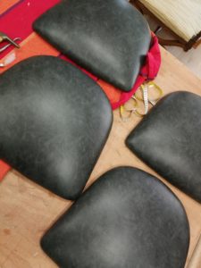 Galette chaises fixation skaï