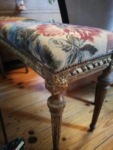 Tabouret Louis XVI avant